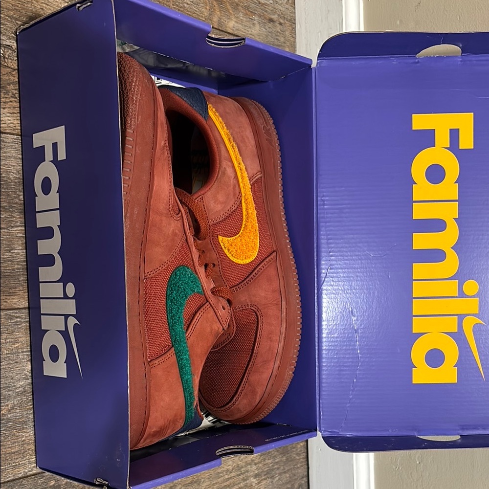 Familia Multicolor Sneakers